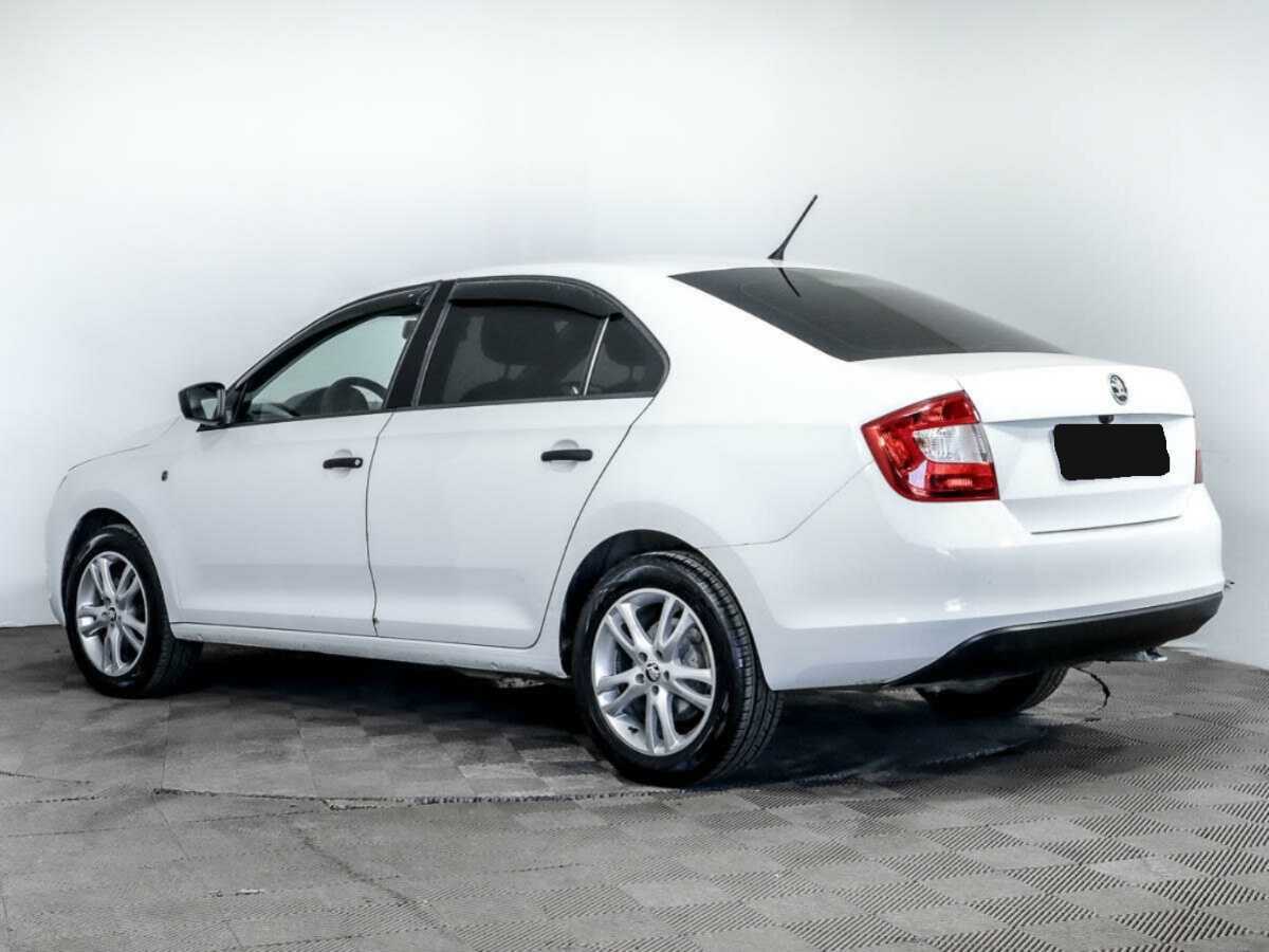 Skoda Rapid с пробегом — 2014 год. Фото: #5