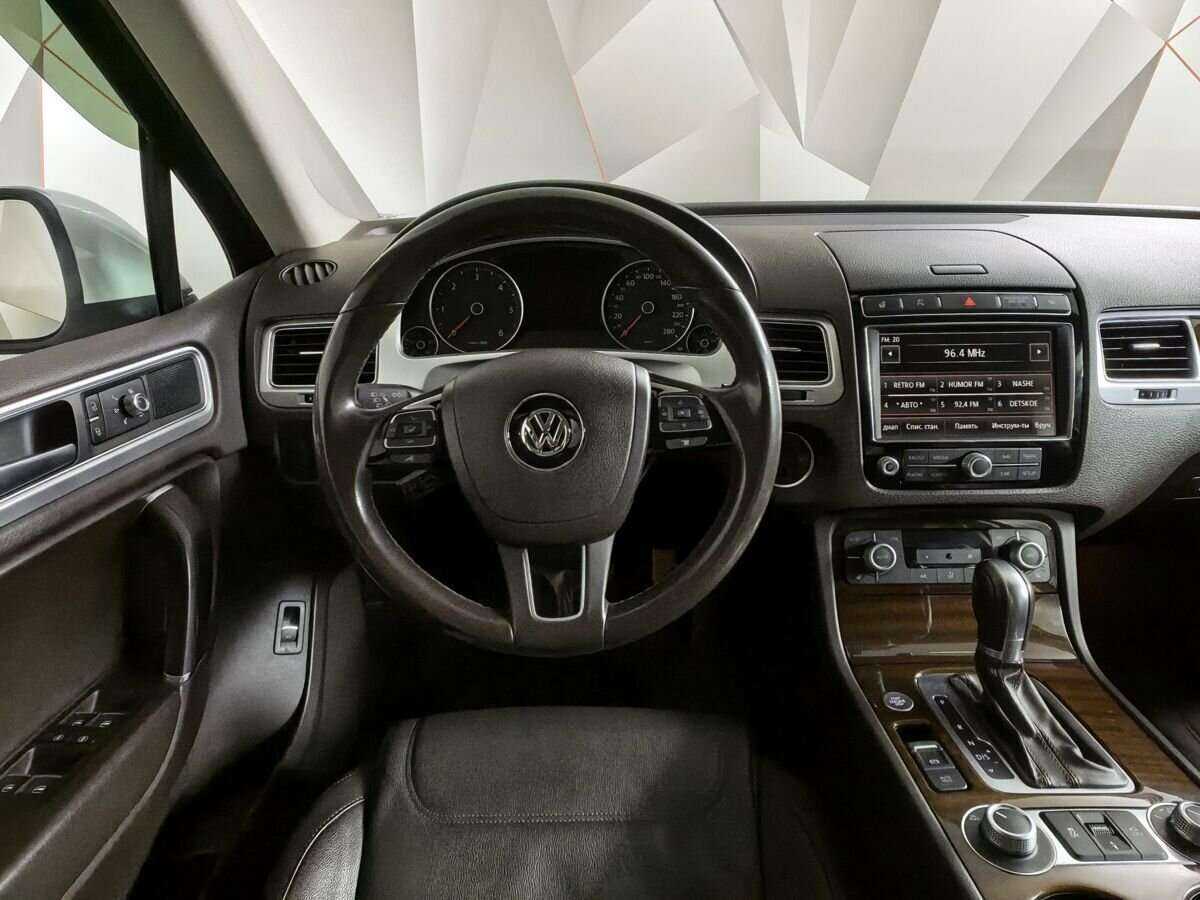 Volkswagen Touareg с пробегом — 2016 год. Фото: #14