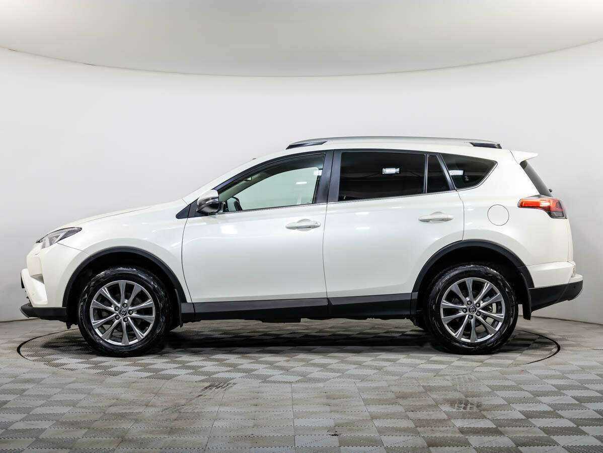 Toyota RAV4 с пробегом — 2018 год. Фото: #6