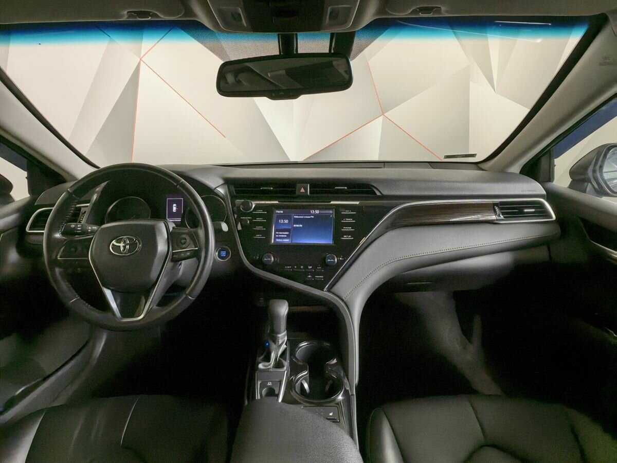 Toyota Camry с пробегом — 2019 год. Фото: #9