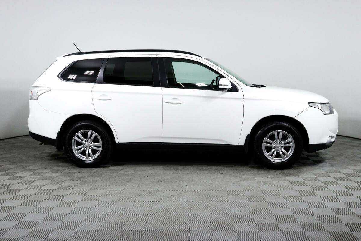 Mitsubishi Outlander с пробегом — 2013 год. Фото: #3