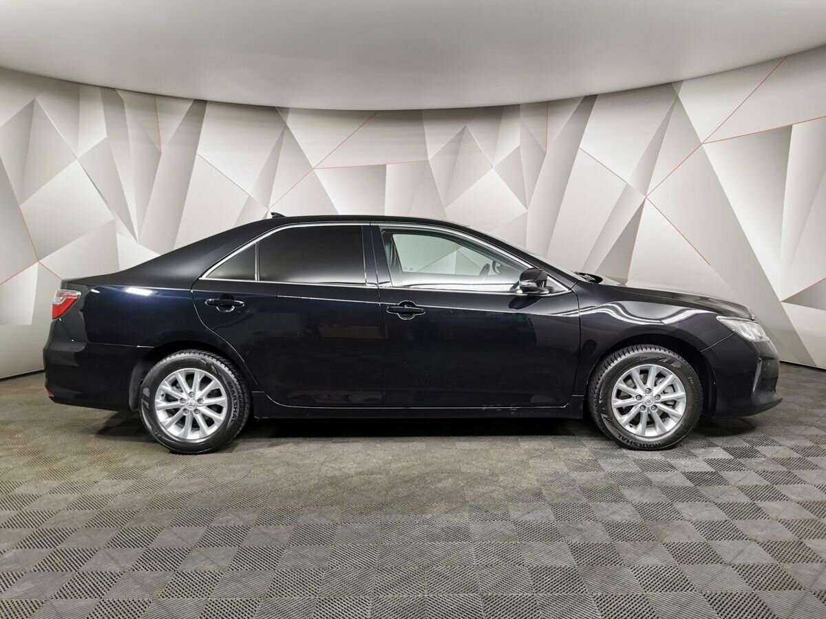 Toyota Camry с пробегом — 2017 год. Фото: #5