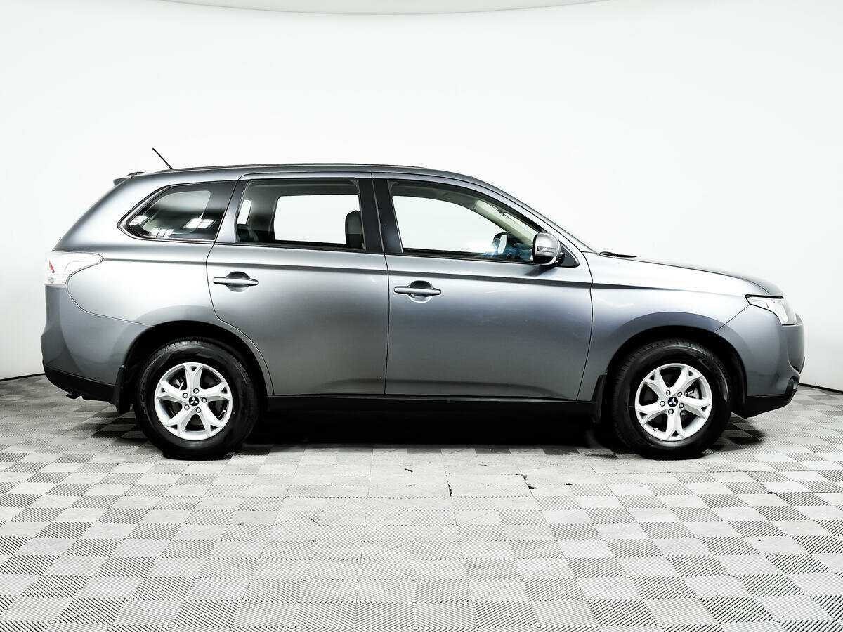 Mitsubishi Outlander с пробегом — 2013 год. Фото: #3