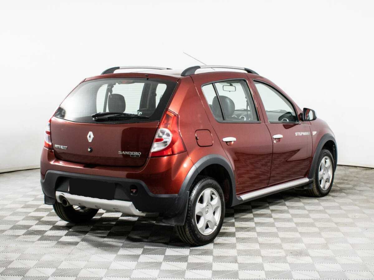 Renault Sandero с пробегом — 2012 год. Фото: #4