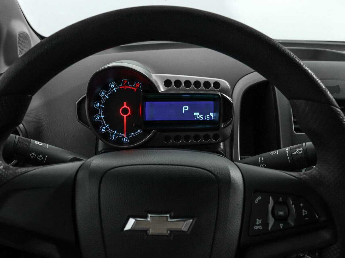 Chevrolet Aveo с пробегом — 2012 год. Фото: #16