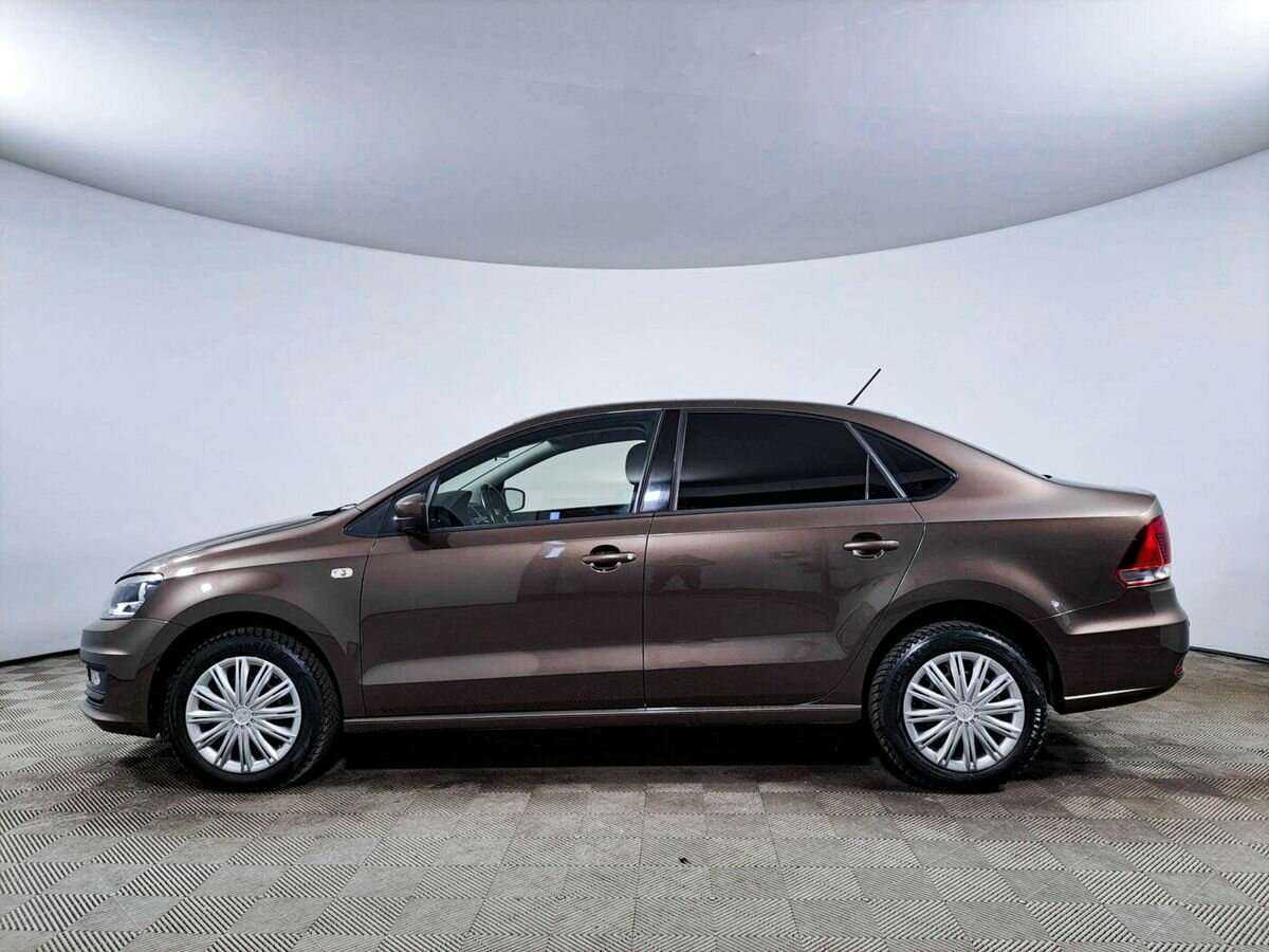 Volkswagen Polo с пробегом — 2016 год. Фото: #7