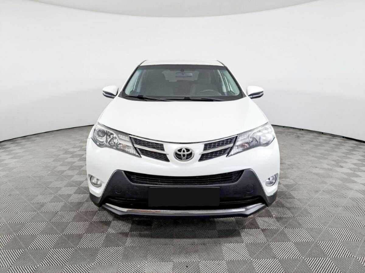 Toyota RAV4 с пробегом — 2014 год. Фото: #1