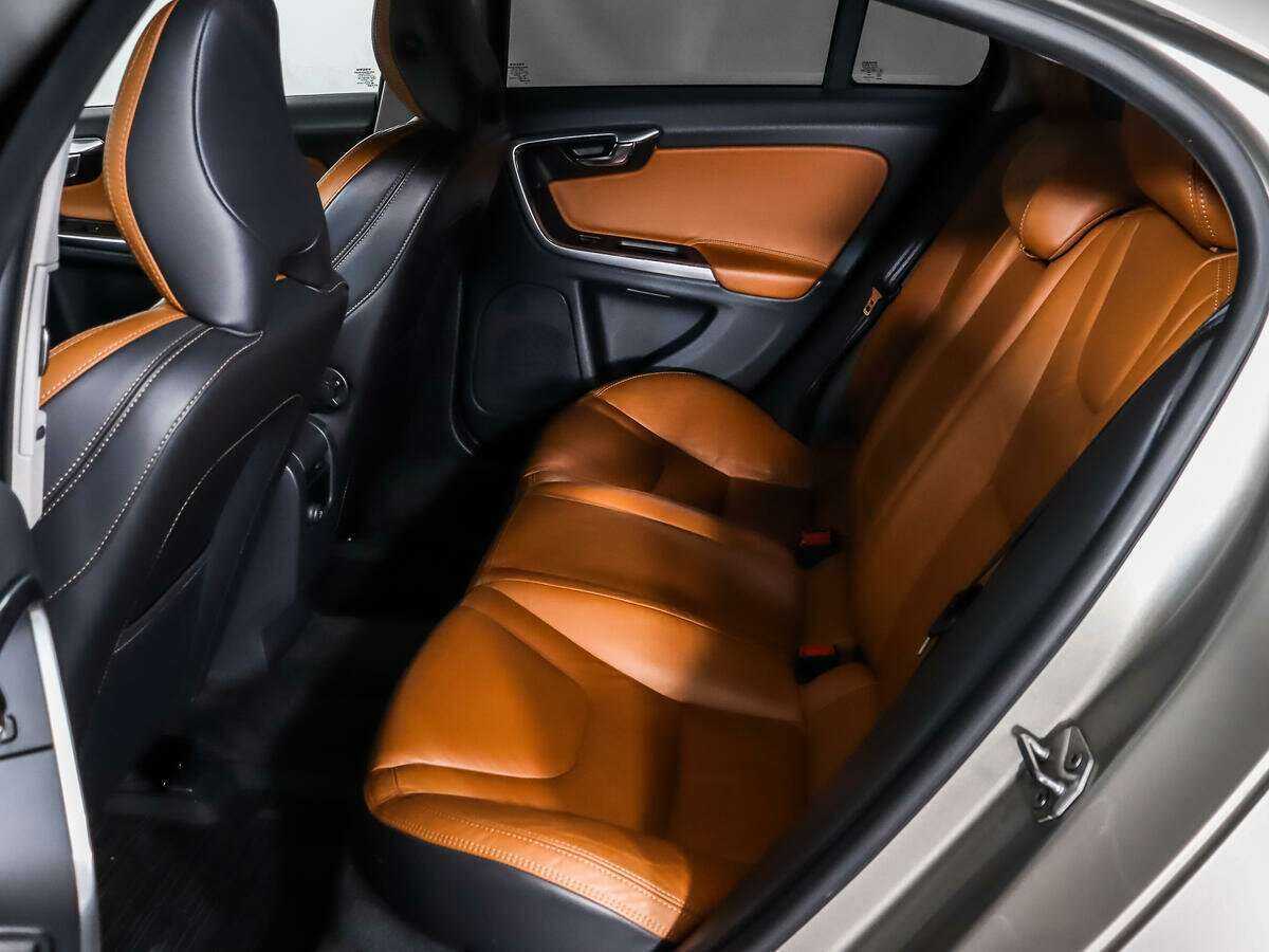 Volvo S60 с пробегом — 2014 год. Фото: #10