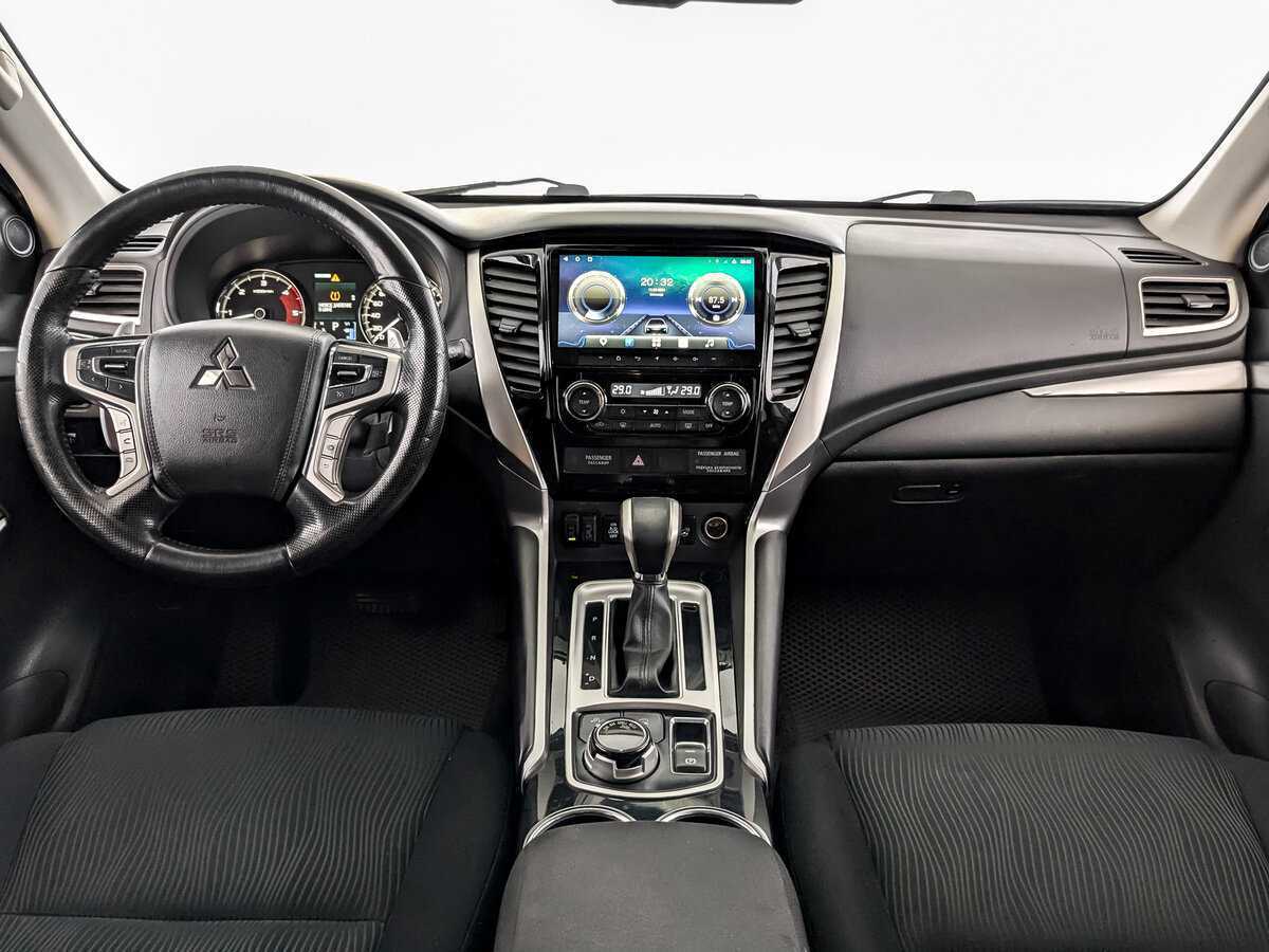 Mitsubishi Pajero Sport с пробегом — 2019 год. Фото: #11