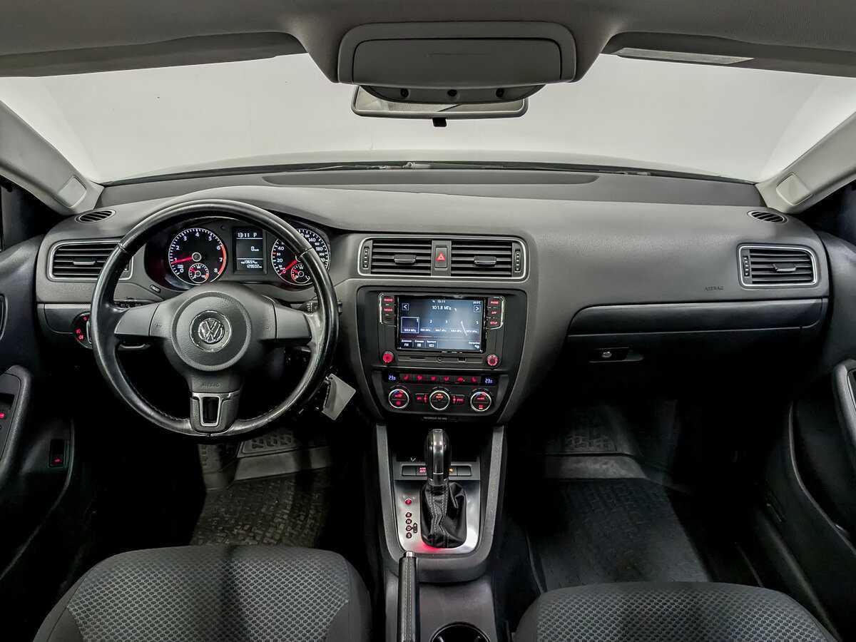 Volkswagen Jetta с пробегом — 2014 год. Фото: #13