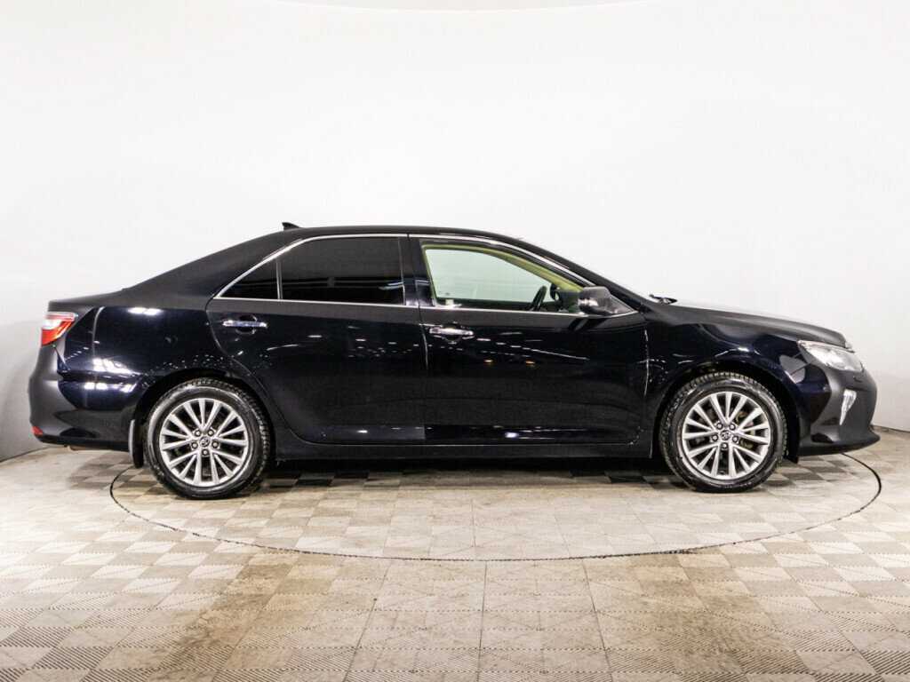 Toyota Camry с пробегом — 2017 год. Фото: #3