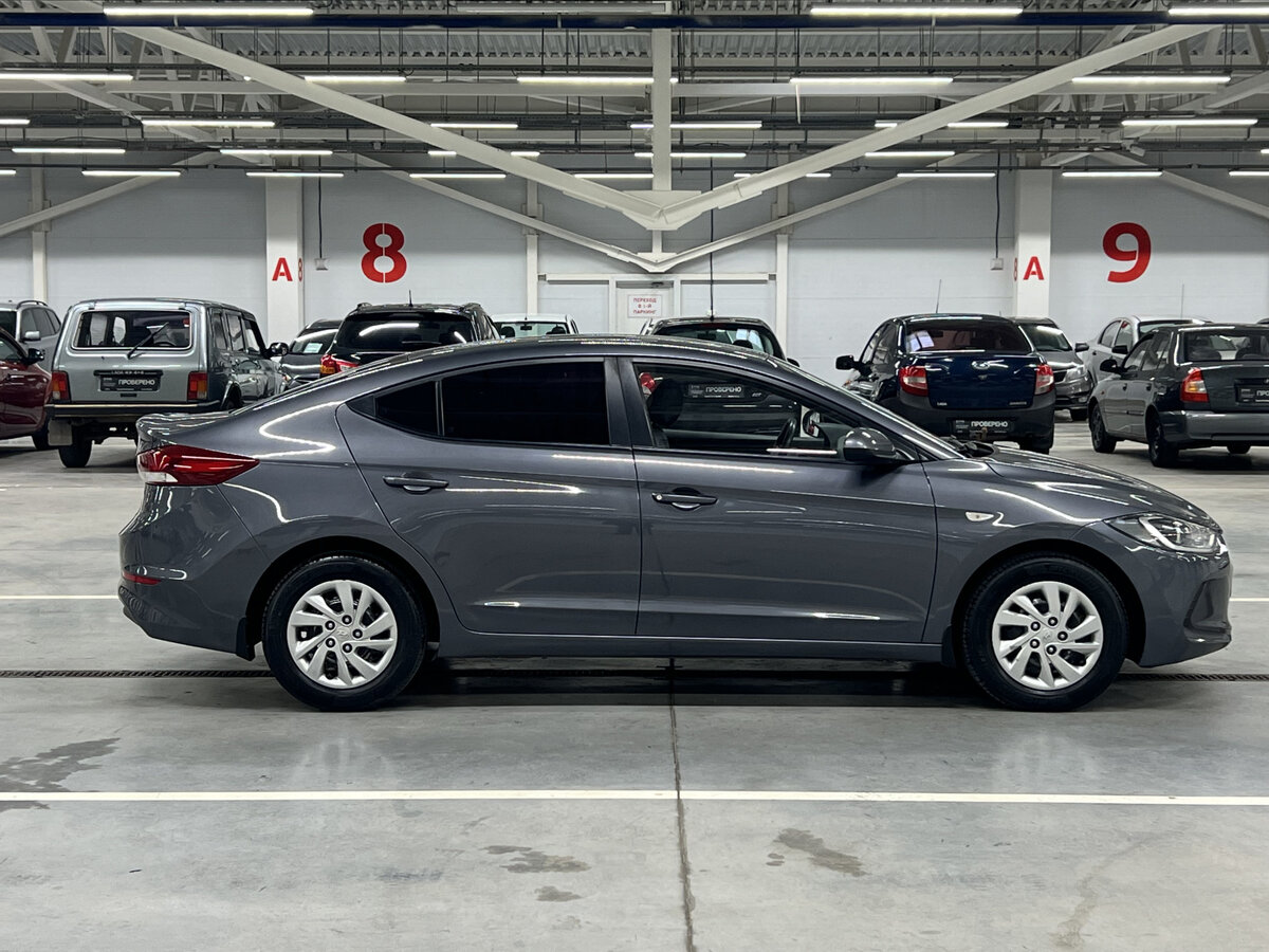 Hyundai Elantra с пробегом — 2016 год. Фото: #3