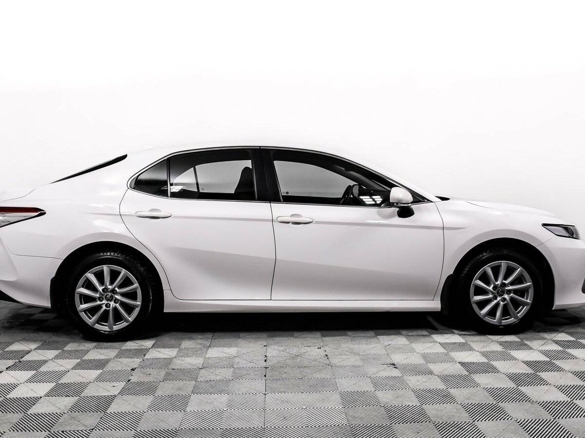 Toyota Camry с пробегом — 2021 год. Фото: #3