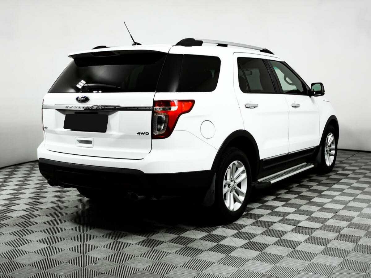 Ford Explorer с пробегом — 2013 год. Фото: #4