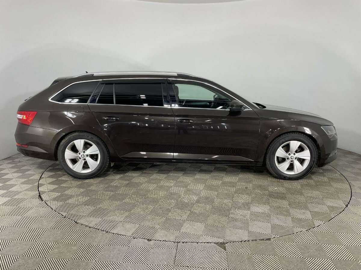 Skoda Superb с пробегом — 2016 год. Фото: #2