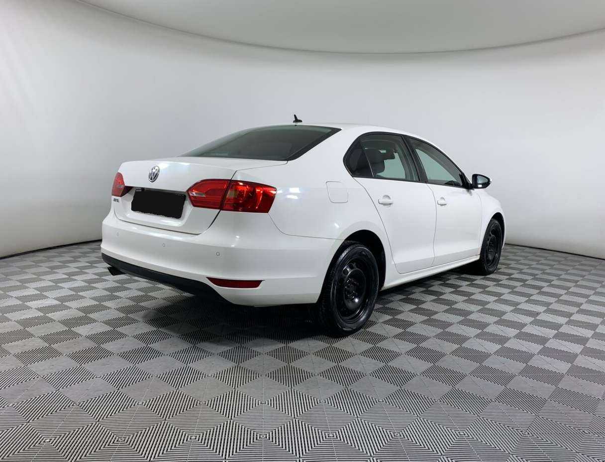 Volkswagen Jetta с пробегом — 2012 год. Фото: #4