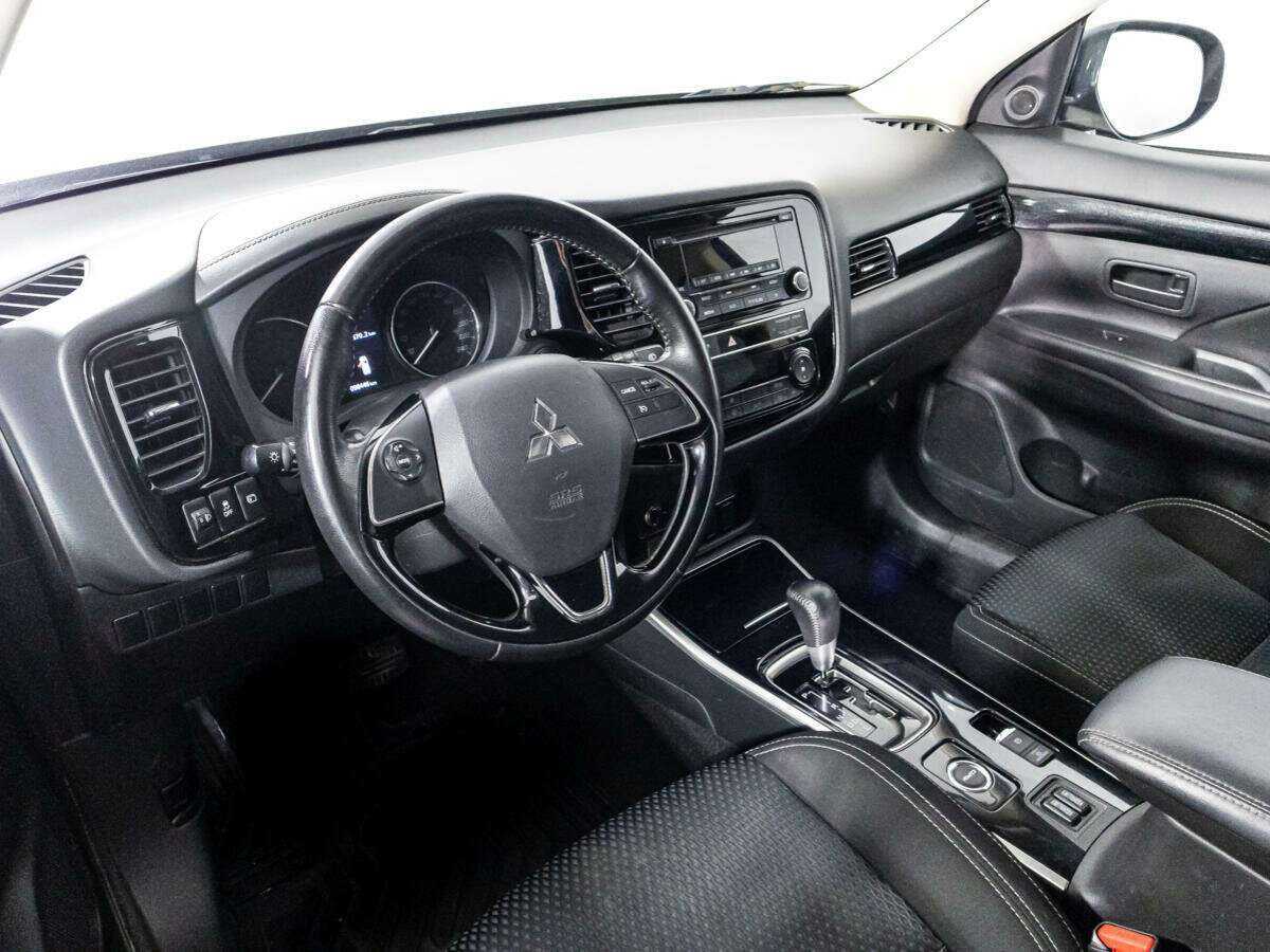 Mitsubishi Outlander с пробегом — 2019 год. Фото: #10
