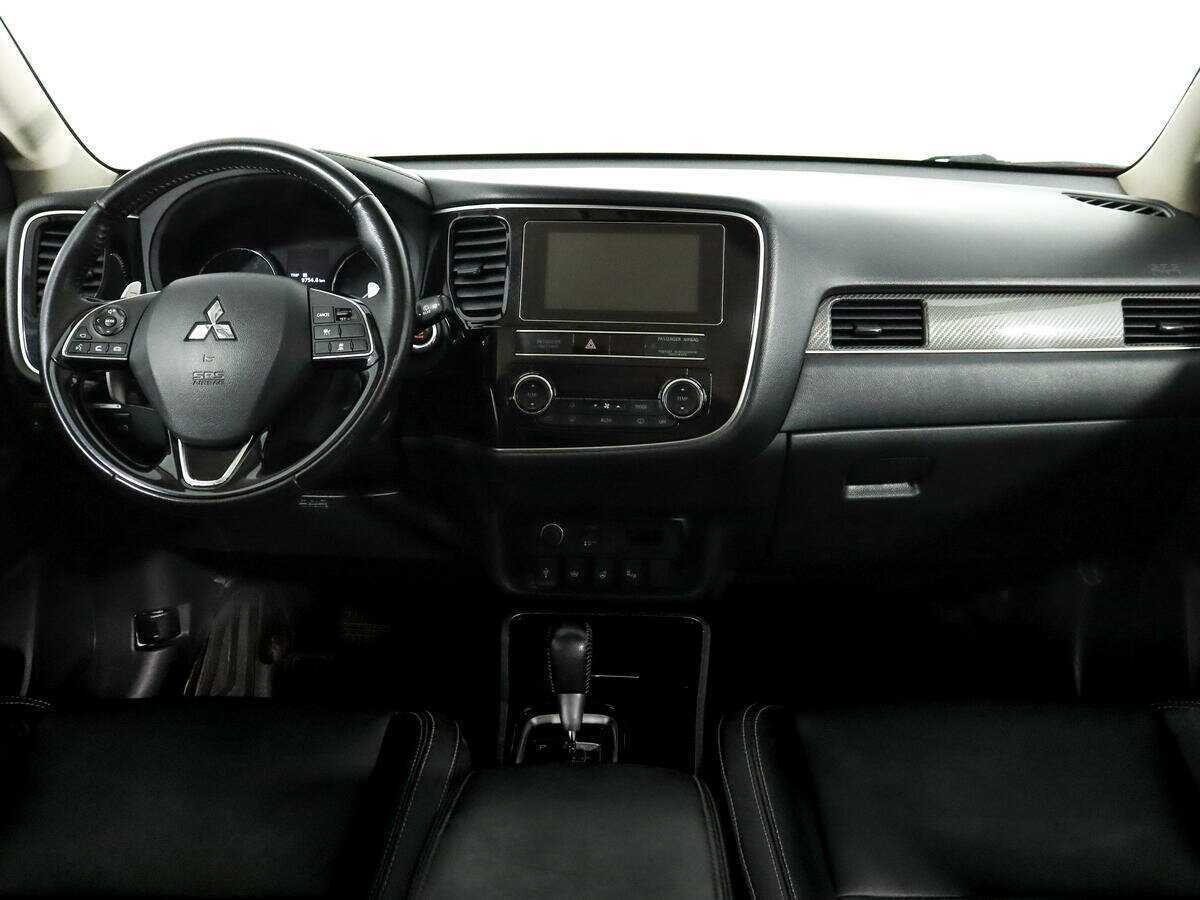 Mitsubishi Outlander с пробегом — 2019 год. Фото: #10