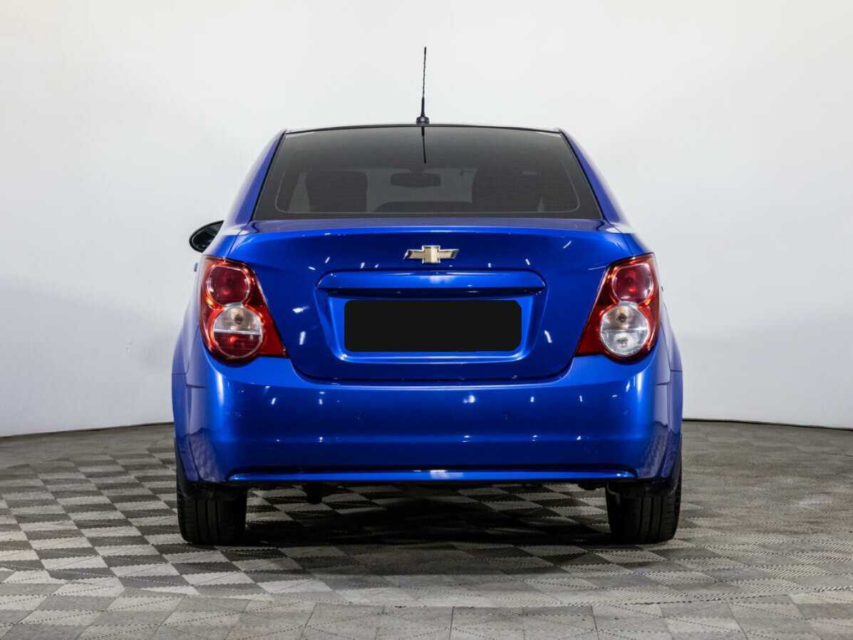 Chevrolet Aveo с пробегом — 2012 год. Фото: #5