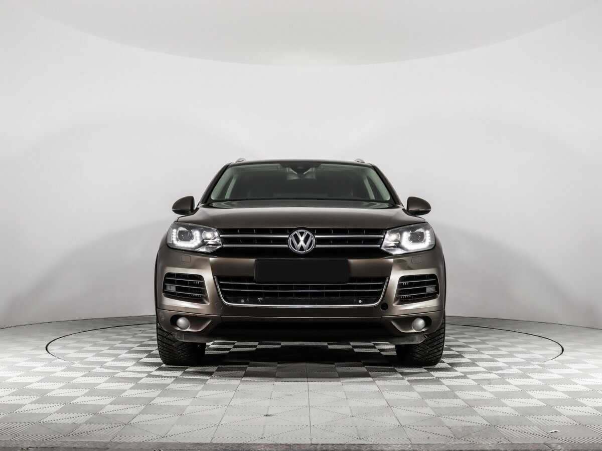 Volkswagen Touareg с пробегом — 2012 год. Фото: #1