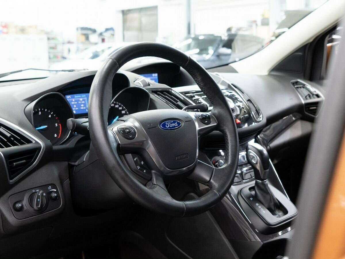 Ford Kuga с пробегом — 2013 год. Фото: #3