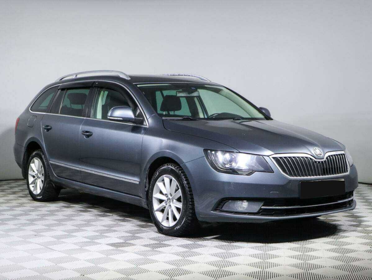 Skoda Superb с пробегом — 2013 год. Фото: #2
