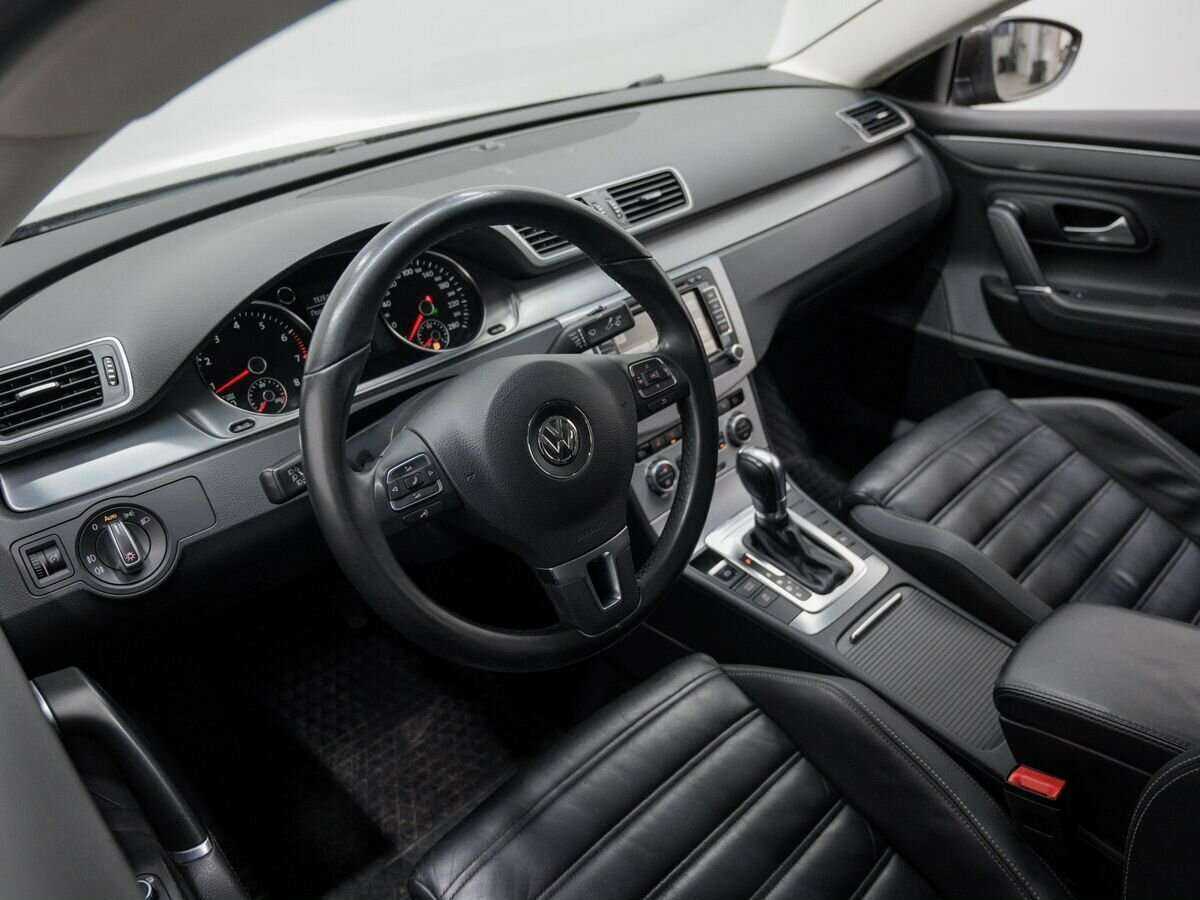 Volkswagen Passat CC с пробегом — 2012 год. Фото: #12