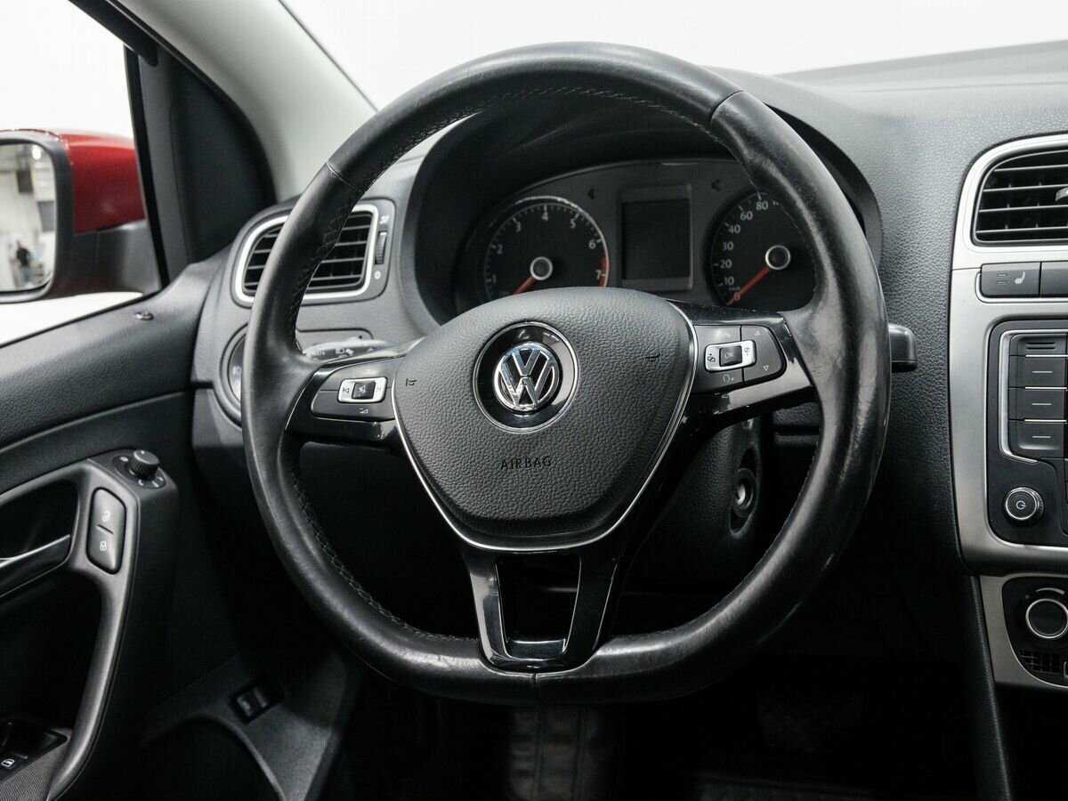 Volkswagen Polo с пробегом — 2017 год. Фото: #8