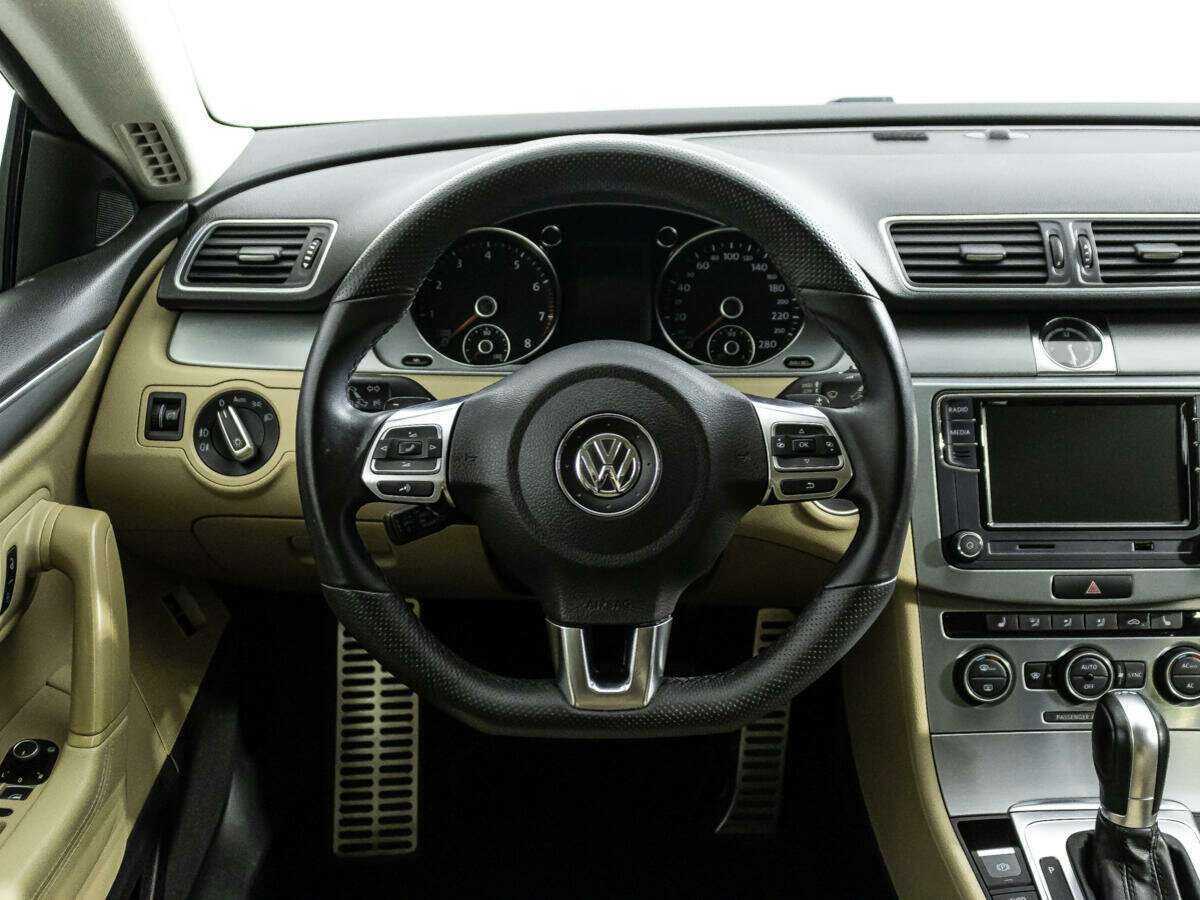 Volkswagen Passat CC с пробегом — 2012 год. Фото: #16