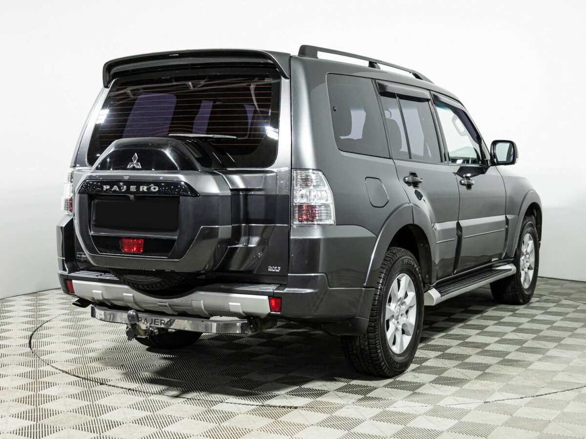 Mitsubishi Pajero с пробегом — 2015 год. Фото: #3