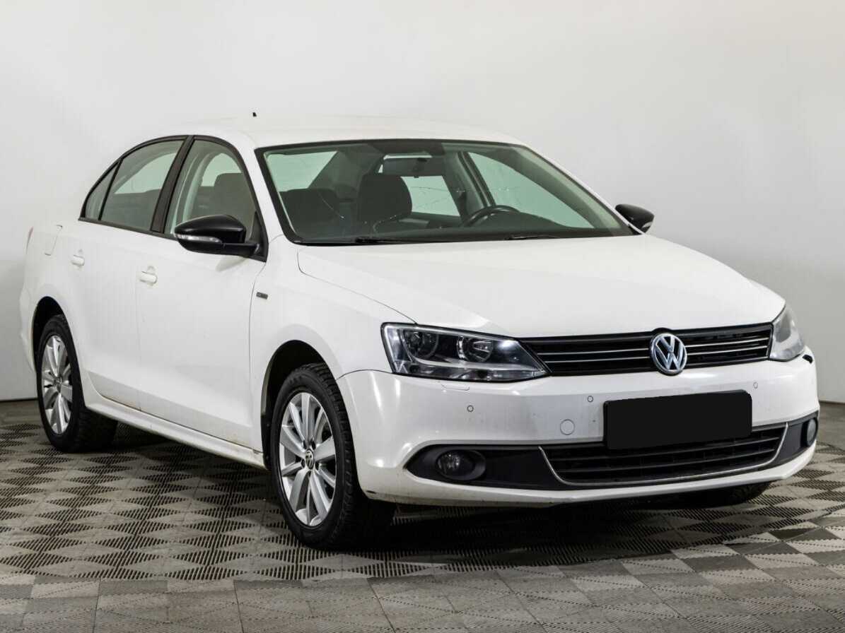 Volkswagen Jetta с пробегом — 2013 год. Фото: #2