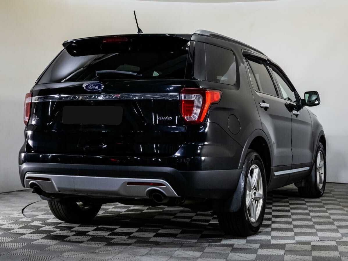 Ford Explorer с пробегом — 2017 год. Фото: #3