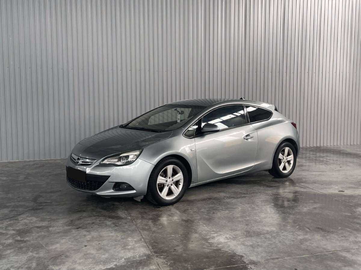 Opel Astra с пробегом — 2012 год. Посмотреть фото