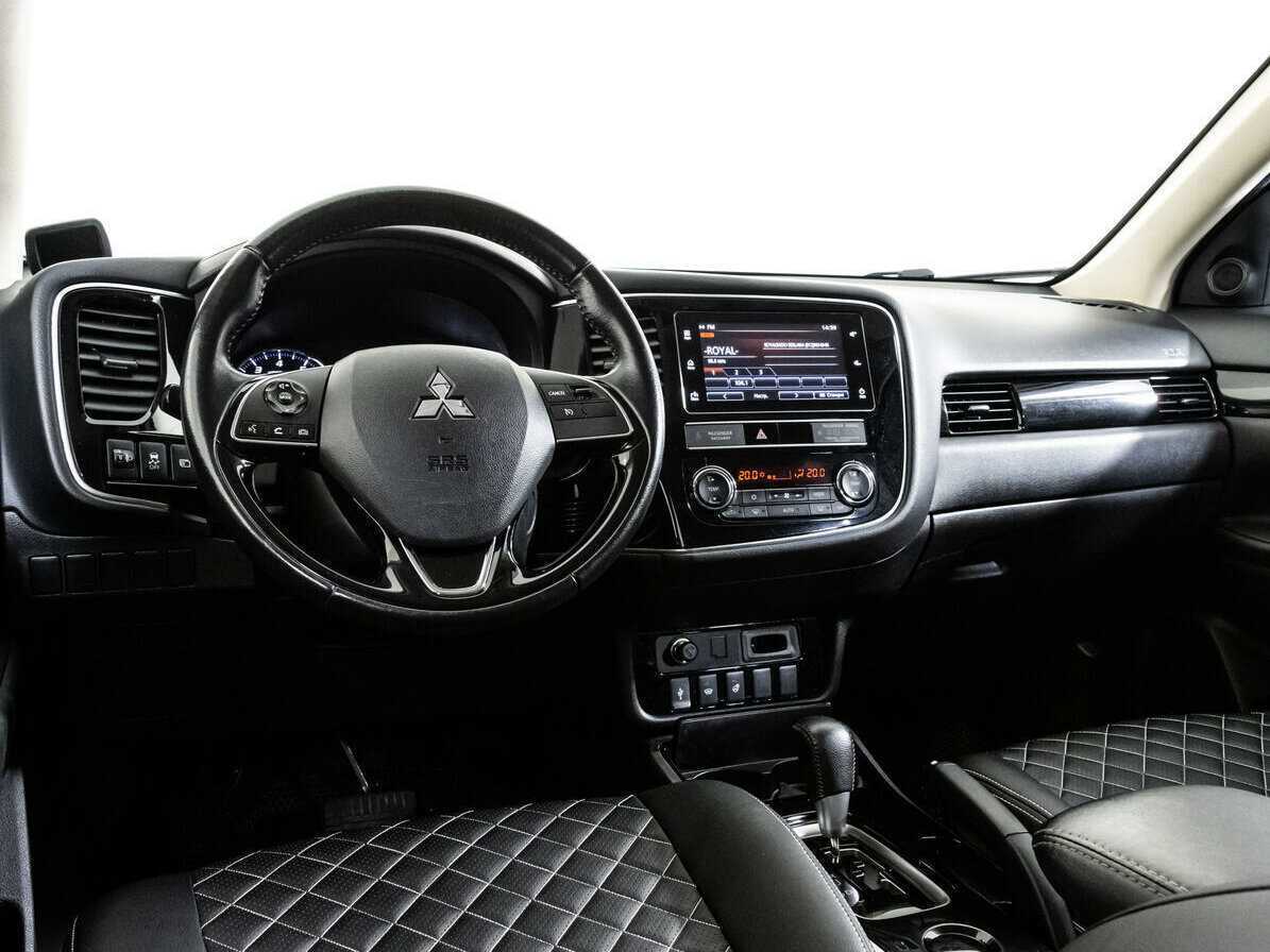 Mitsubishi Outlander с пробегом — 2020 год. Фото: #9