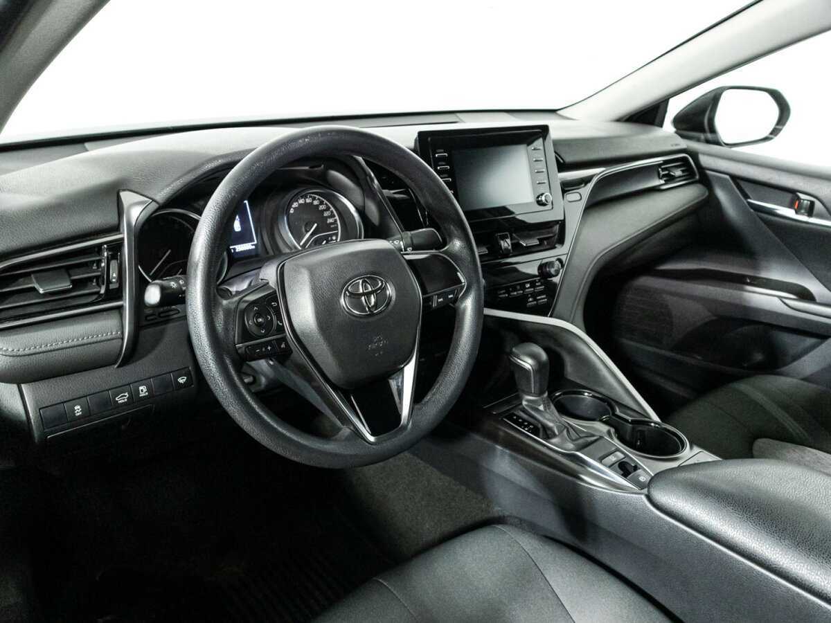 Toyota Camry с пробегом — 2021 год. Фото: #10