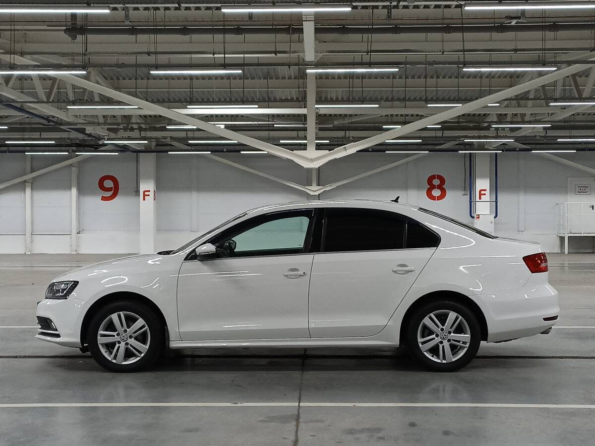 Volkswagen Jetta с пробегом — 2015 год. Фото: #7