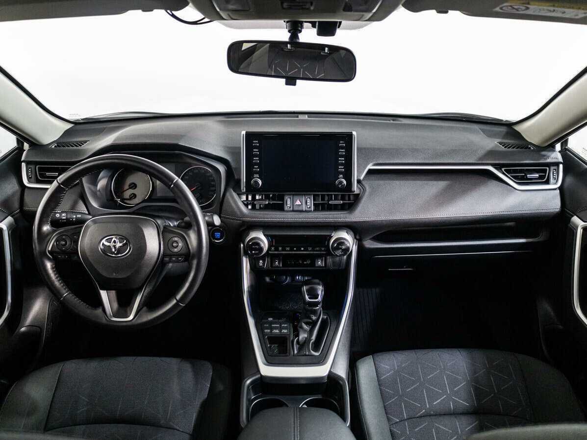Toyota RAV4 с пробегом — 2020 год. Фото: #11
