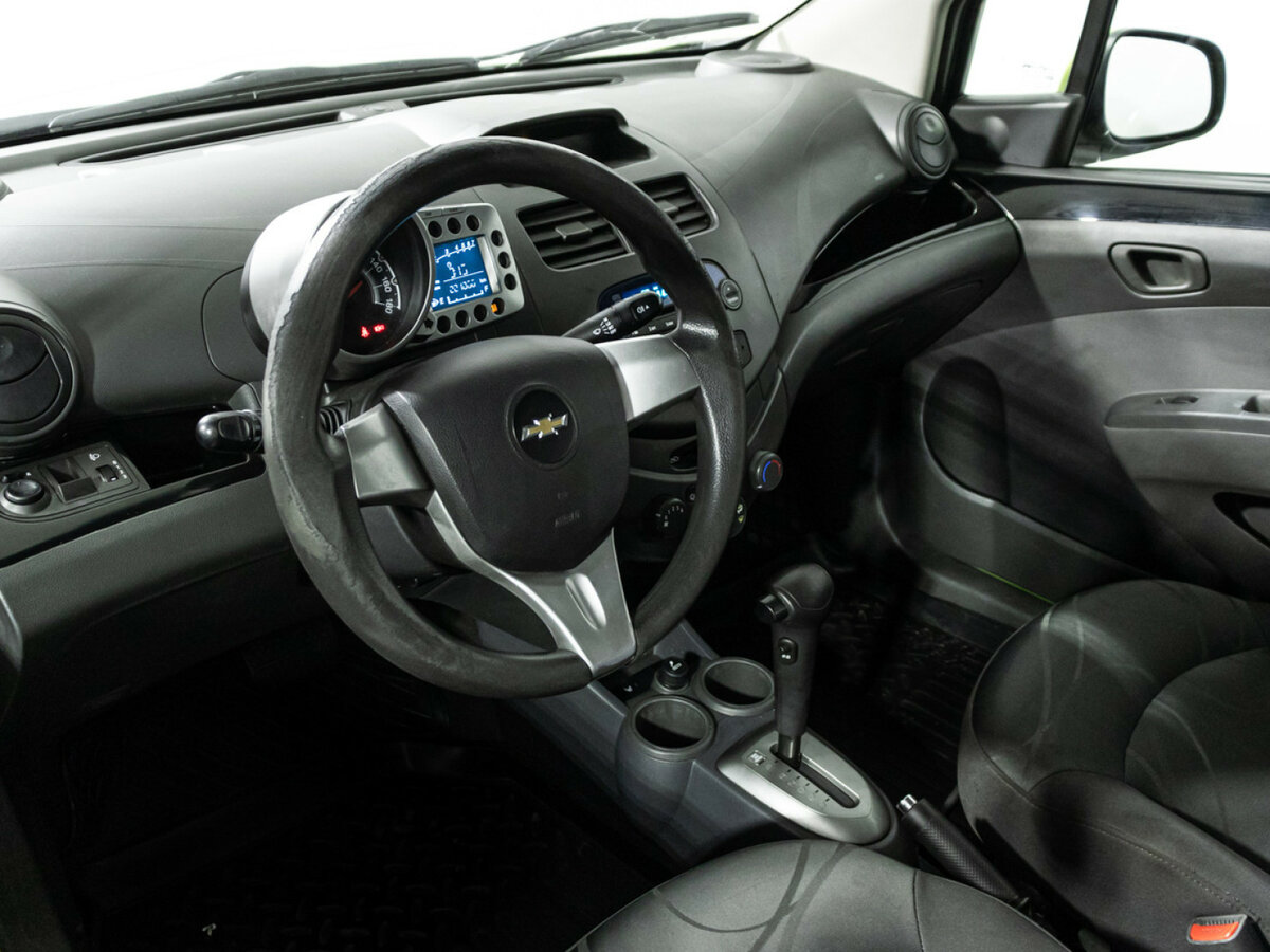 Chevrolet Spark с пробегом — 2012 год. Фото: #10