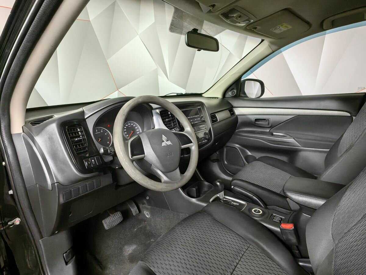 Mitsubishi Outlander с пробегом — 2014 год. Фото: #13