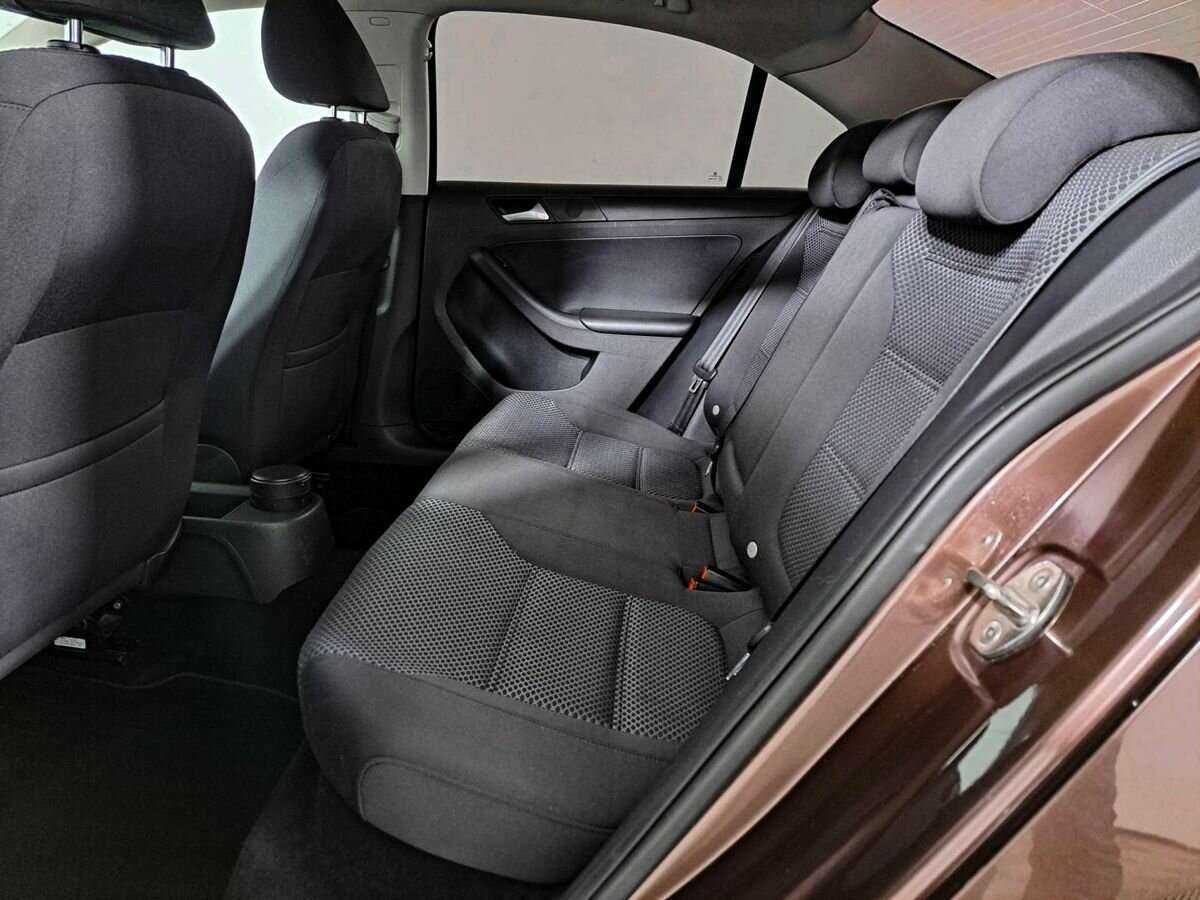 Volkswagen Jetta с пробегом — 2014 год. Фото: #9