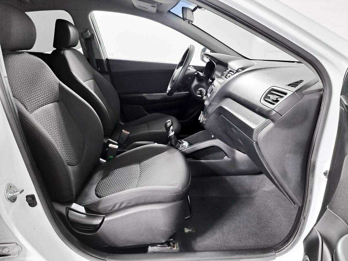 Kia Rio с пробегом — 2013 год. Фото: #10