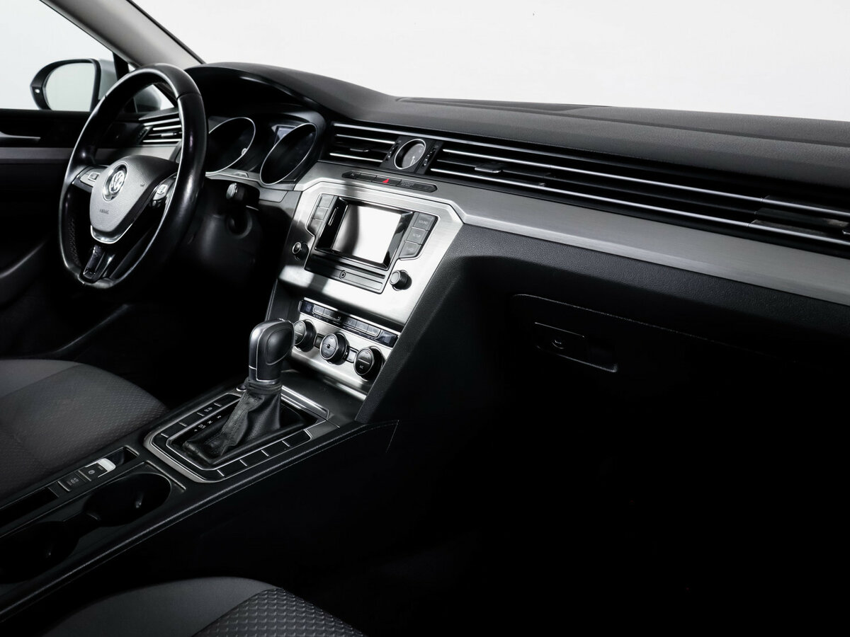 Volkswagen Passat с пробегом — 2017 год. Фото: #8