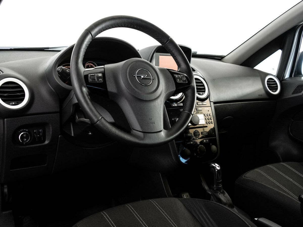 Opel Corsa с пробегом — 2013 год. Фото: #8