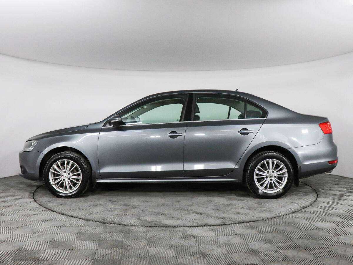 Volkswagen Jetta с пробегом — 2013 год. Фото: #6