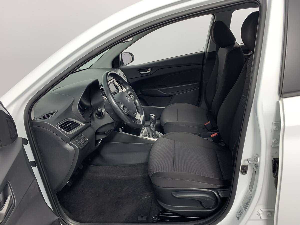 Hyundai Solaris с пробегом — 2019 год. Фото: #12