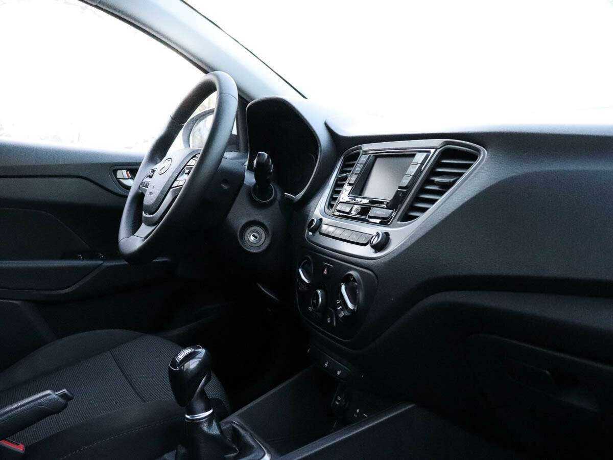Hyundai Solaris с пробегом — 2018 год. Фото: #6