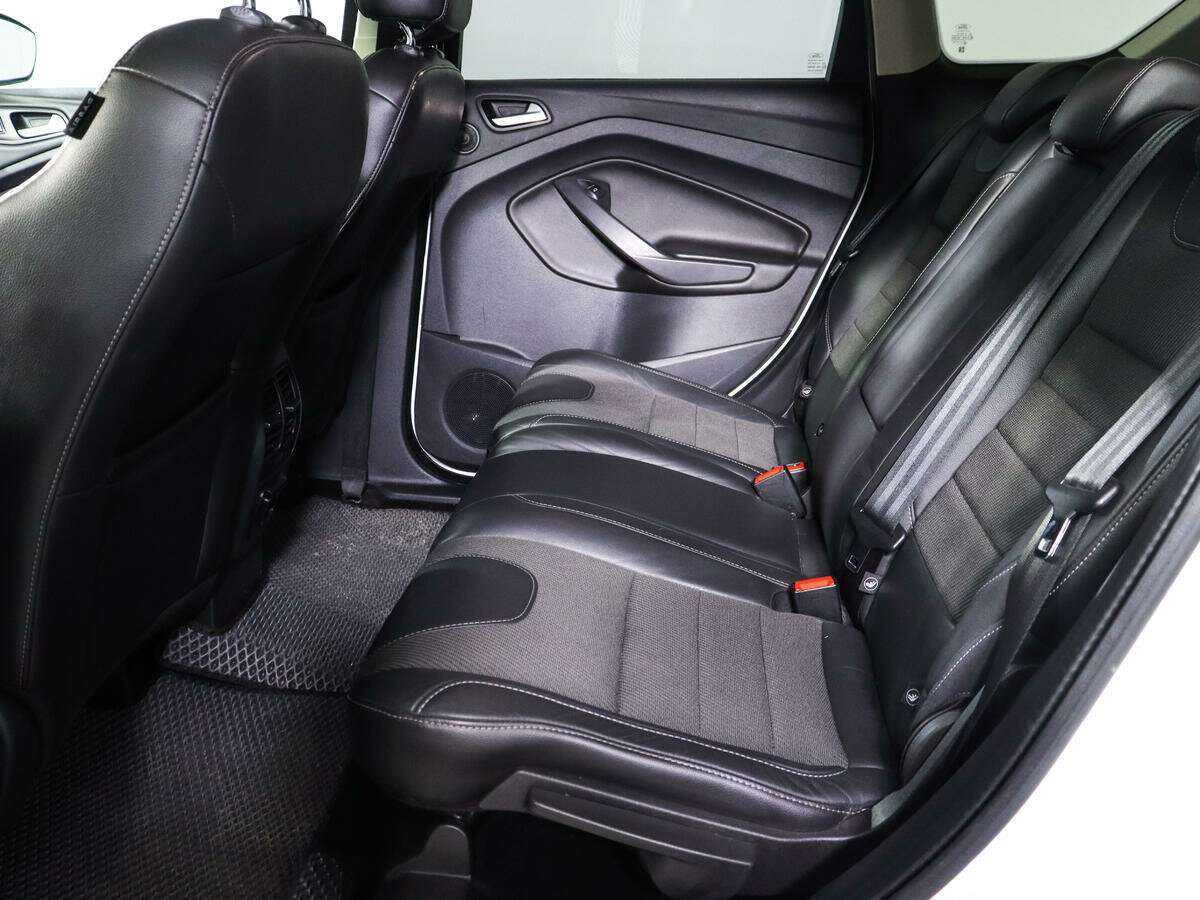 Ford Kuga с пробегом — 2015 год. Фото: #8