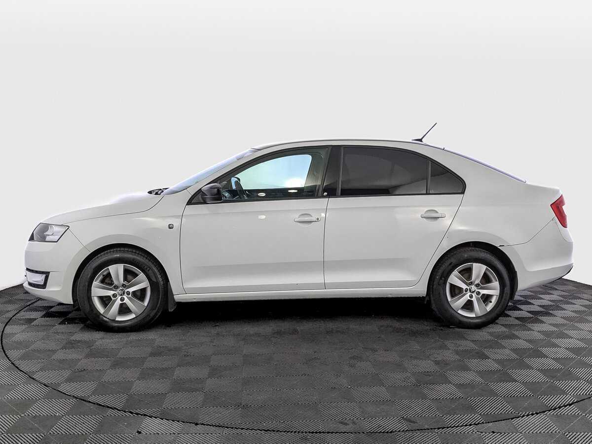 Skoda Rapid с пробегом — 2017 год. Фото: #7