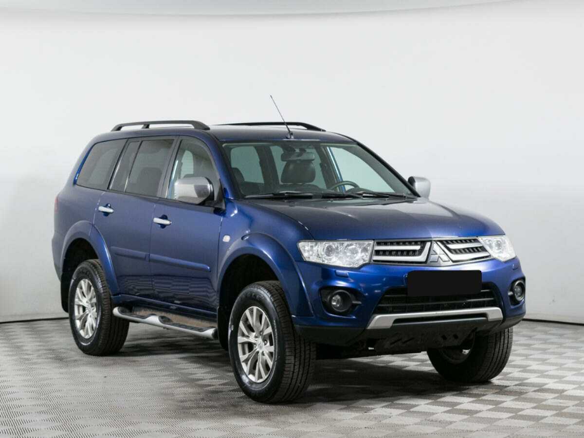 Mitsubishi Pajero Sport с пробегом — 2013 год. Фото: #2