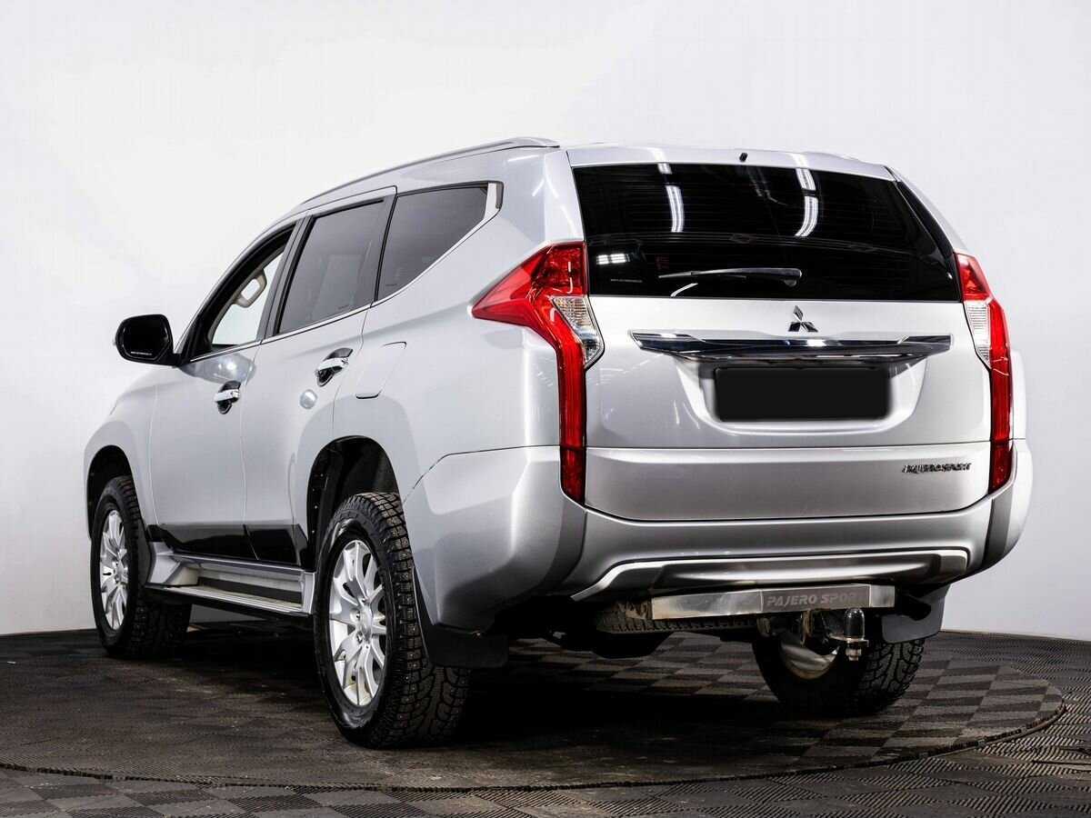 Mitsubishi Pajero Sport с пробегом — 2017 год. Фото: #3